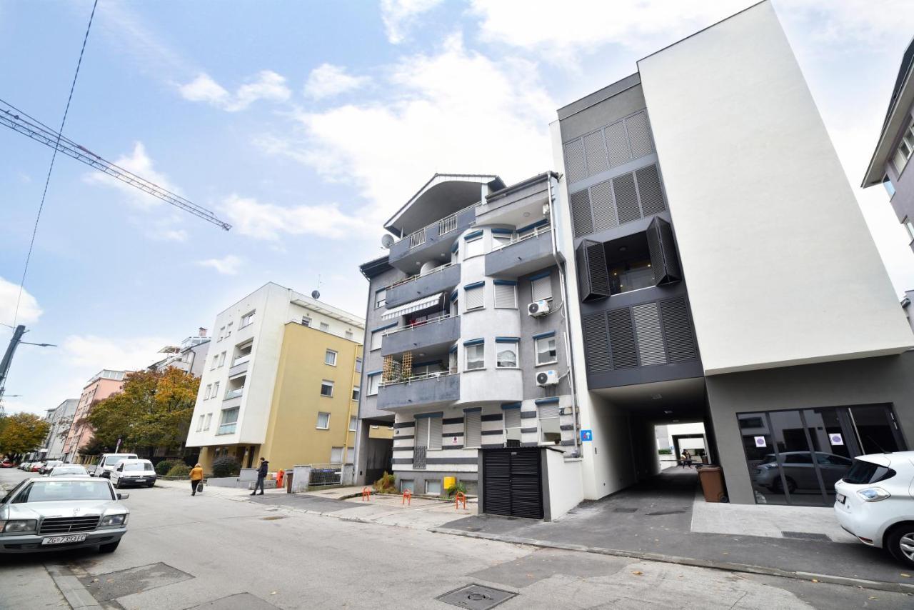 Ophelia Apartment With Parking Zagreb Extérieur photo